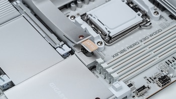 GIGABYTE AORUS