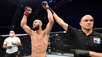 Chimaev festeja su segundo triunfo