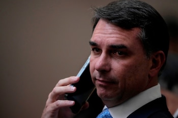 Un llamado telefónico entre Flávio y Michelle Bolsonaro marcó el quiebre definitivo en la relación política y personal (AP)