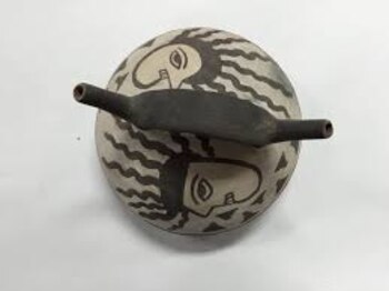 Cerámicas con simbolismo ritual, pigmentos únicos y estructuras arquitectónicas revelan detalles de la vida cotidiana y espiritual. (PUCP)