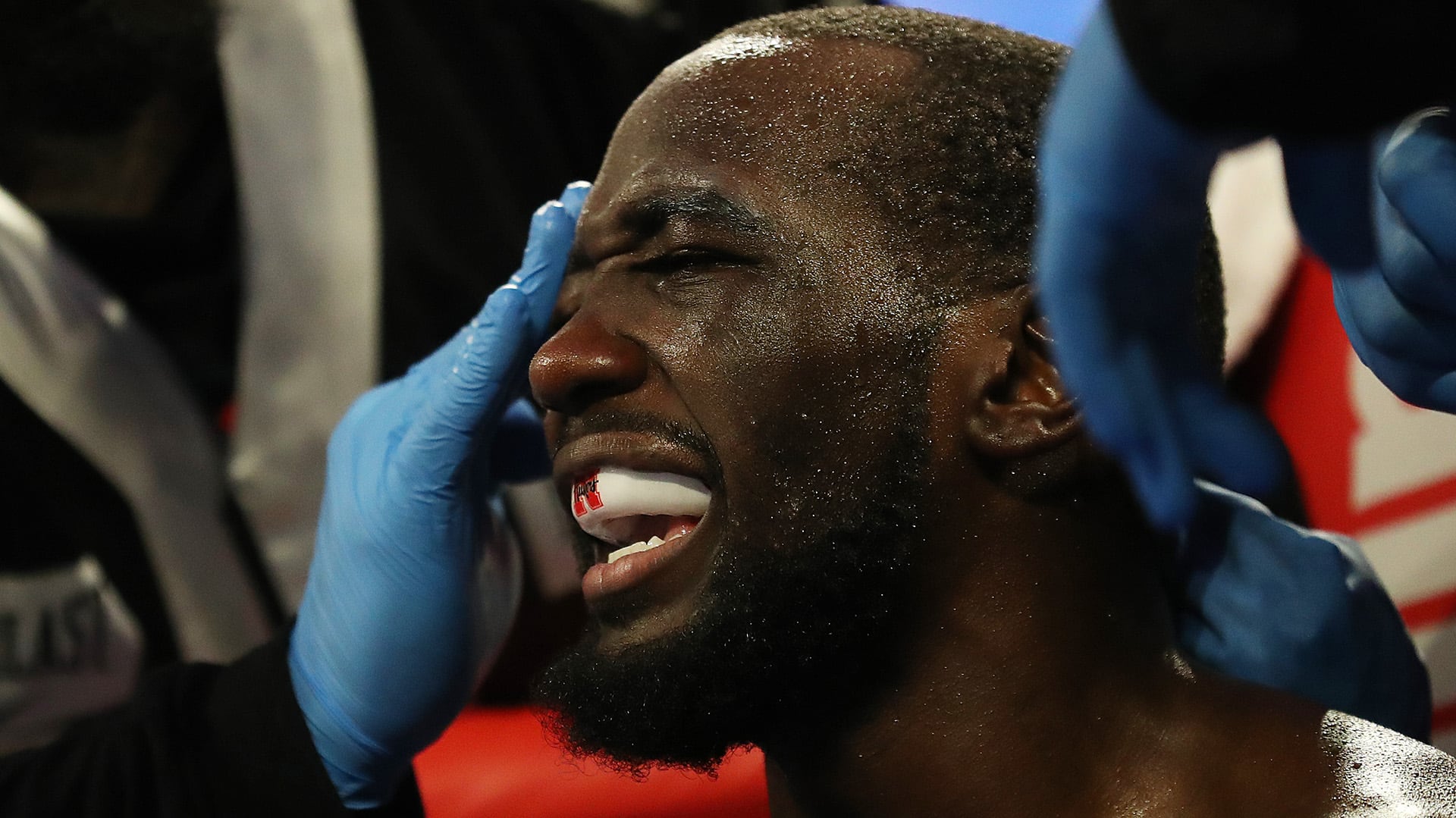 Crawford resaltó el impacto físico de los recortes de peso y las lesiones, factores clave en la salud de los boxeadores profesionales (AL BELLO/AFP)