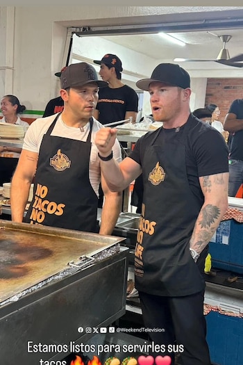 La reciente visita de “Canelo” al negocio familiar no solo generó una ola de comentarios y videos en redes sociales, sino que también consolidó la popularidad de la taquería /Captura de pantalla @WKND_TV