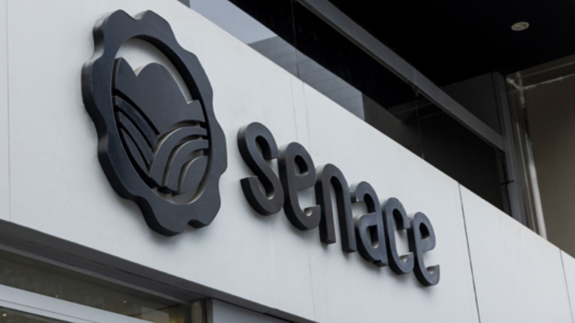 El nuevo decreto ordenó que las entidades sectoriales y SENACE formen comisiones técnicas para transferir expedientes, registros y documentación digitalizada.