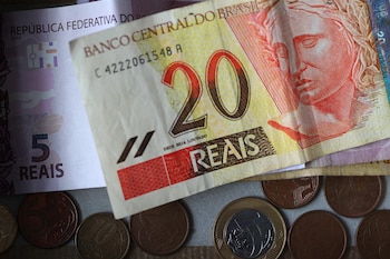 Vista de billetes de reales