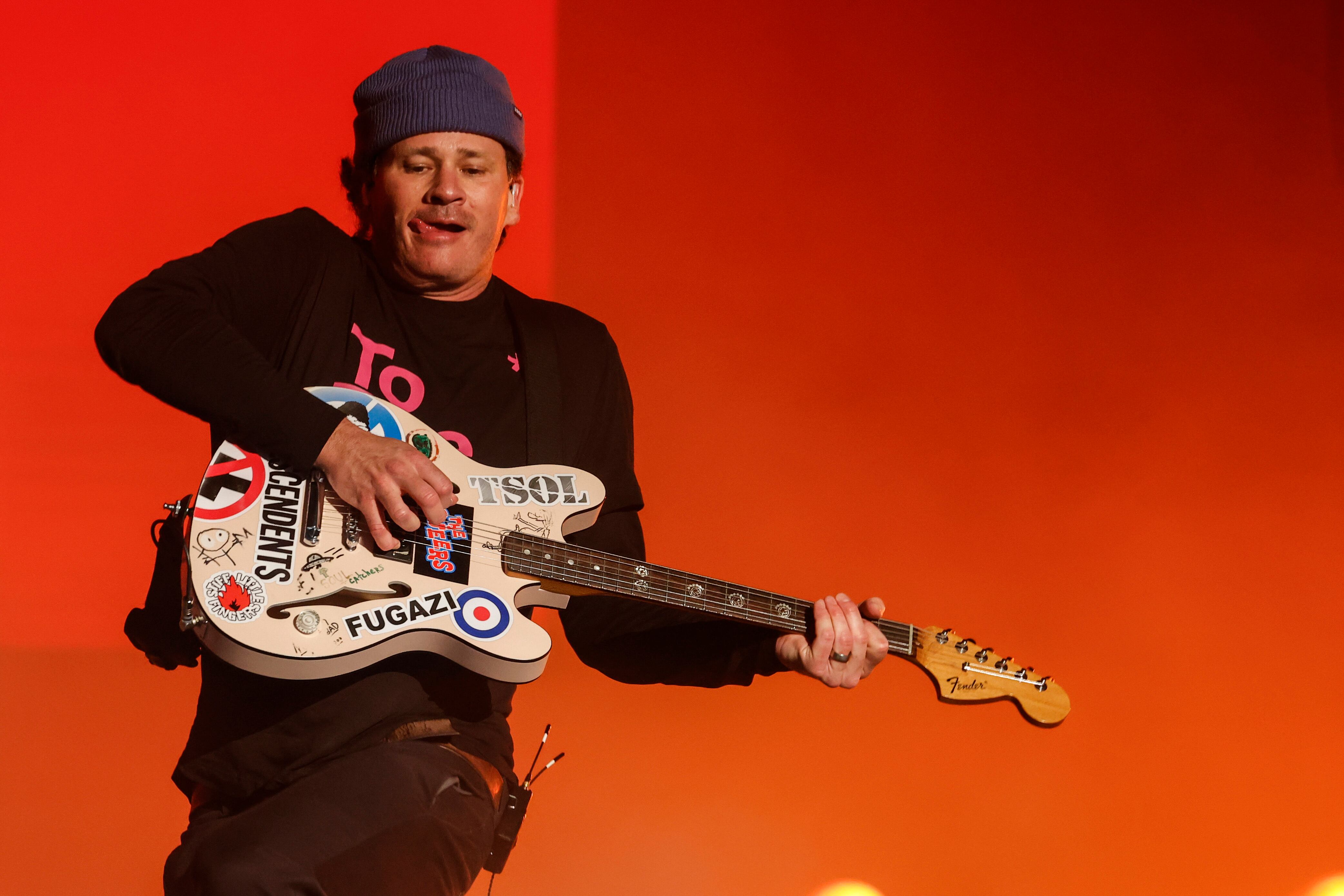 Tom DeLonge de la banda estadounidense Blink-182 durante una presentación. Fotografía de archivo. EFE/Sebastião Moreira