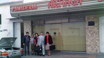 La historia de Panadería Artiaga comenzó con Antonio Rodríguez, un inmigrante español que junto a Alba reunió recursos para ingresar al negocio panadero en Buenos Aires (LUX life/Panadería Artiaga)