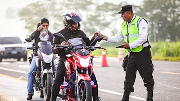 Existen más licencias que vehículos