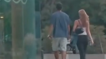 La pareja suele hacer caminatas