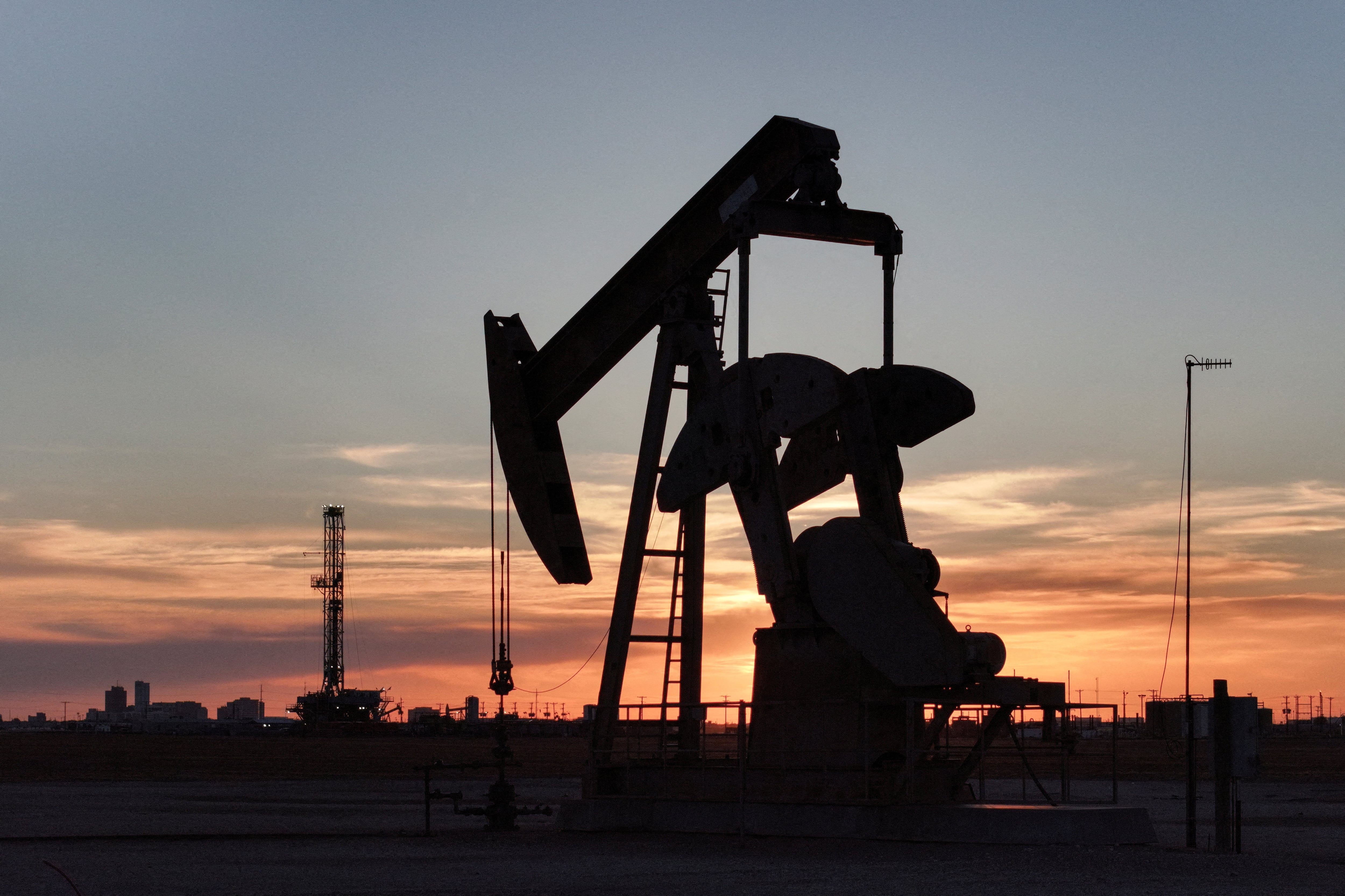 El petróleo pierde liderazgo, las exportaciones colombianas caen frente al auge de la cocaína - crédito Eli Hartman/REUTERS