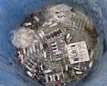 El volumen destruido comprende dos componentes: una fracción en peso —dos kilos 306 gramos 800 miligramos— y una fracción en unidades individuales, con 28 mil 308 piezas de sustancia que contenían fentanilo. Créditos: FGR