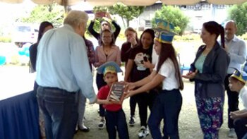 Niños y adultos del municipio