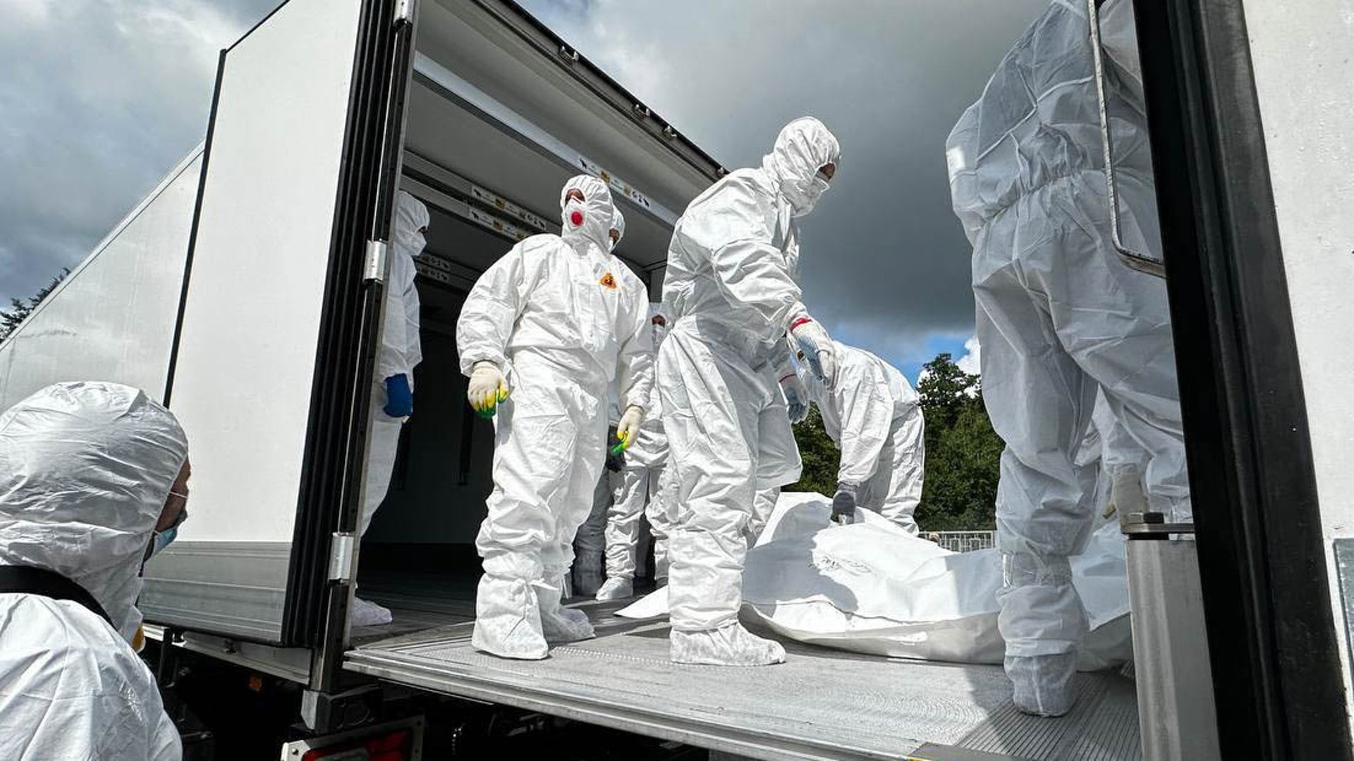 Ucrania y Rusia intercambiaron restos de soldados mientras EEUU sigue intentando avances en las negociaciones