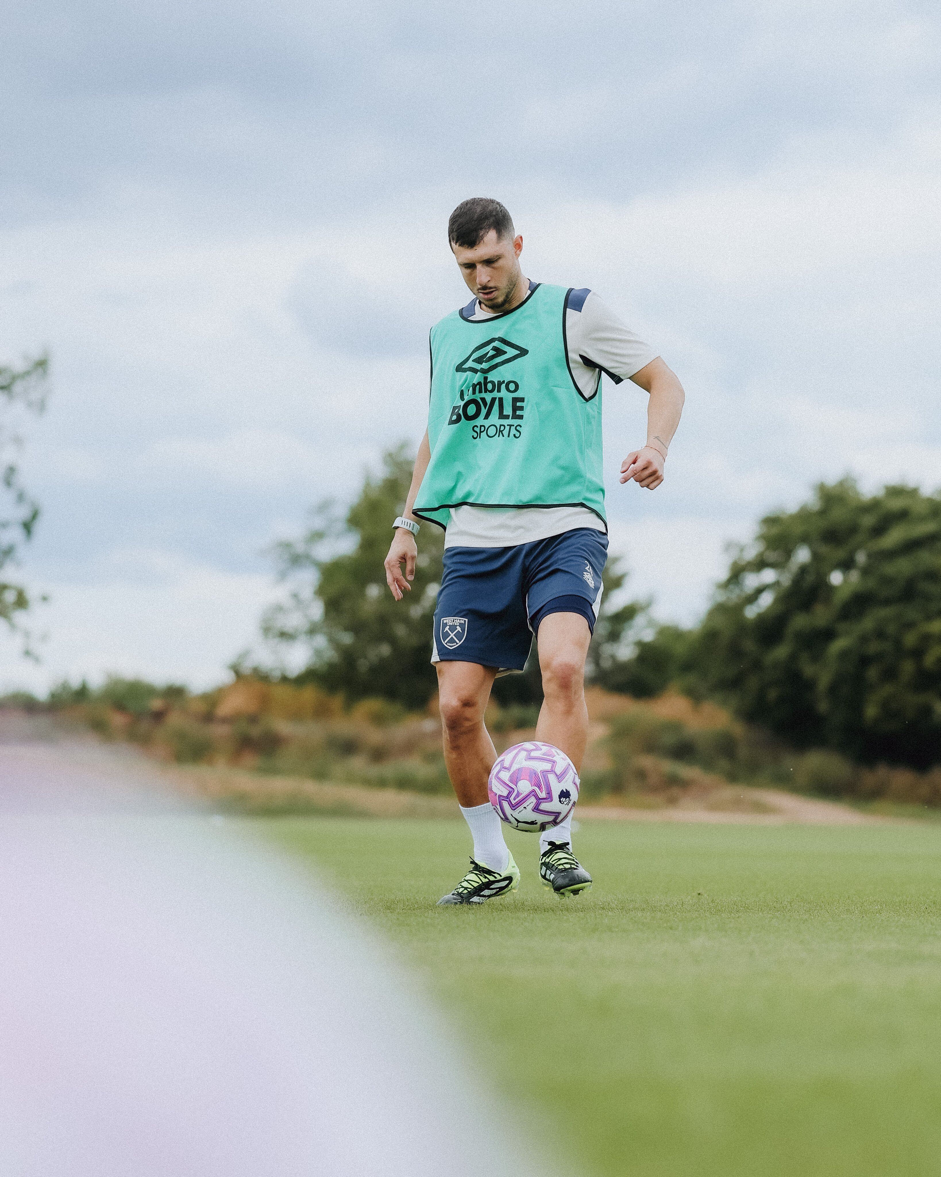 El mediocampista argentino es buscado por América y Tigres. Imagen cuenta de X @WestHamEspanol