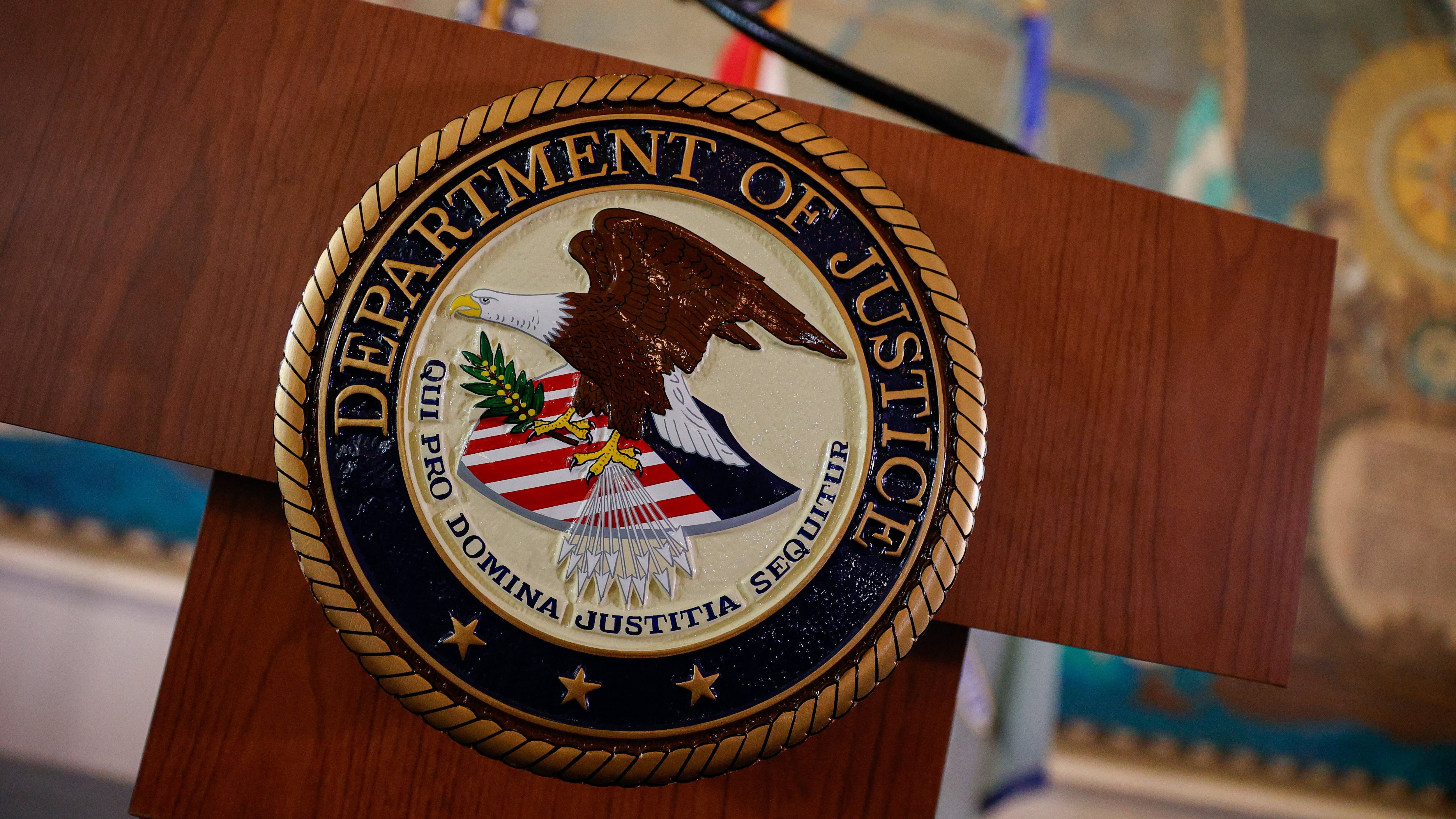 Justicia de Estados Unidos busca revocar ciudadanía a 40 naturalizados