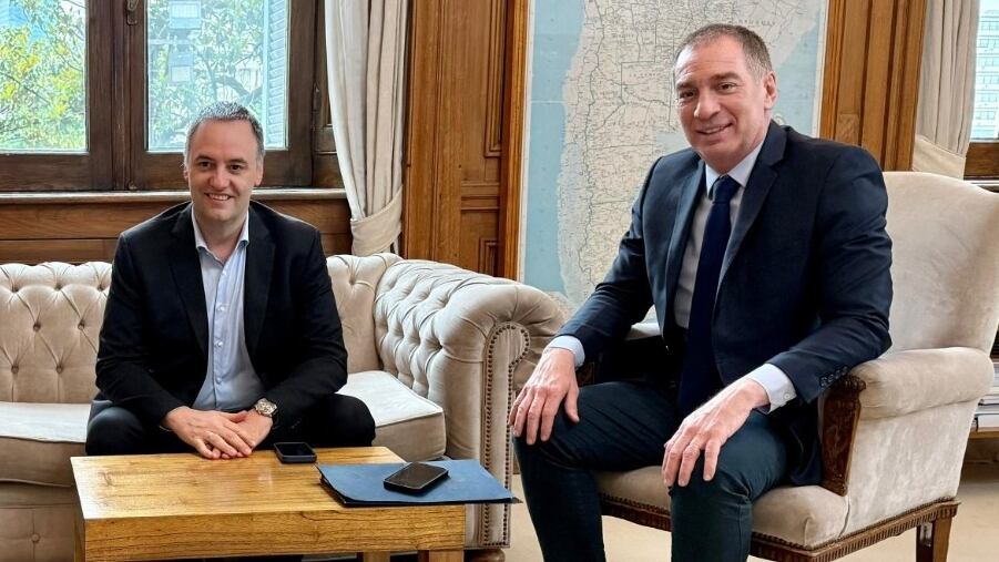 Los funcionarios encabezan los encuentros