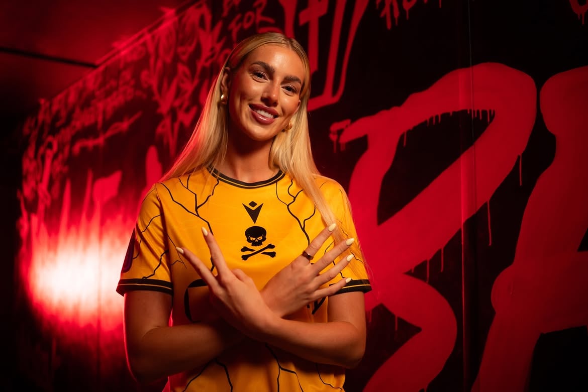Kelci-Rose Bowers celebró un gol en su estreno con el Real Bedford Women (@realbedfordwomen)