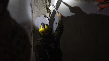 Equipo de expertos de Israel trabaja en La Guaira, Venezuela sobre los daños del doble terremoto