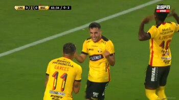 Gol de Emmanuel Martínez para 1-0 en Universitario vs Barcelona SC por Copa Libertadores.