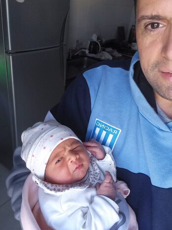 Fabio con su anhelada bebé,