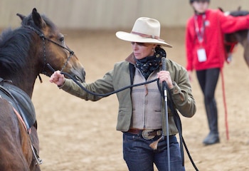 Natalia Estrada durante su clinic de técnicas sobre el manejo de caballos (EuropaPress)