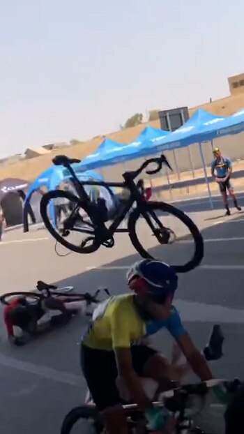 El ciclista quedó en último