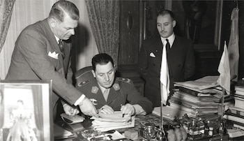 Durante la presidencia de su cuñado, fue su secretario privado