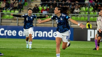 La selección argentina venció 1-0 a Chile por la Liga de Naciones femenina y se afianza en zona de clasificación al Mundial