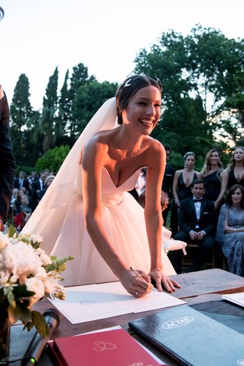 Pampita, oficialmente casada