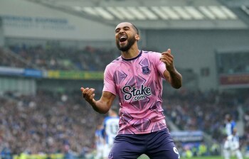 Dominic Calvert-Lewin celebra el gol