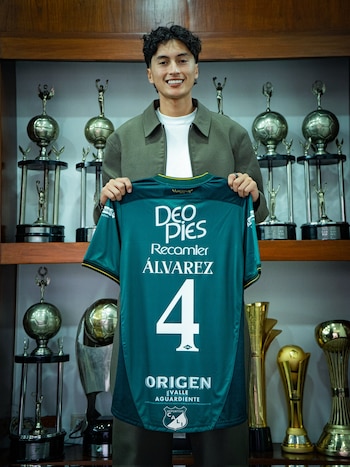 Fernando Álvarez ya posó con