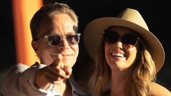 En sus viajes, en más