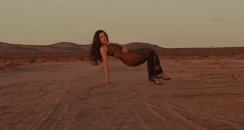 Rosalía en su videoclip de