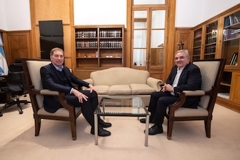 Diego Santilli reunido con el gobernador de Catamarca, Raúl Jalil