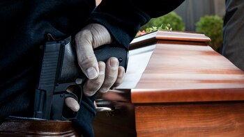 Dueños de funerarias, maquilladores de