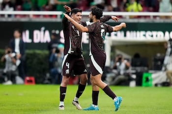 Raúl Jiménez y Edson