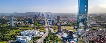 La conectividad y los servicios exclusivos hacen de Angelópolis una inversión inmobiliaria atractiva. (Sisgeo/WikiCommons)