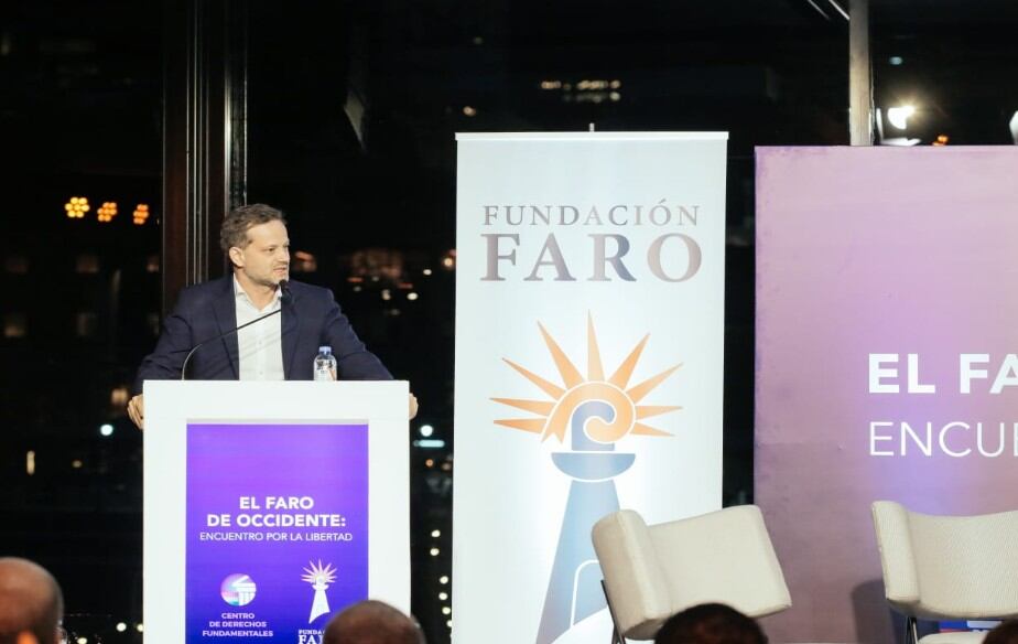 El subdirector de la Fundación Faro, Axel Kaiser, en el evento conjunto con el Centro de Derechos Fundamentales