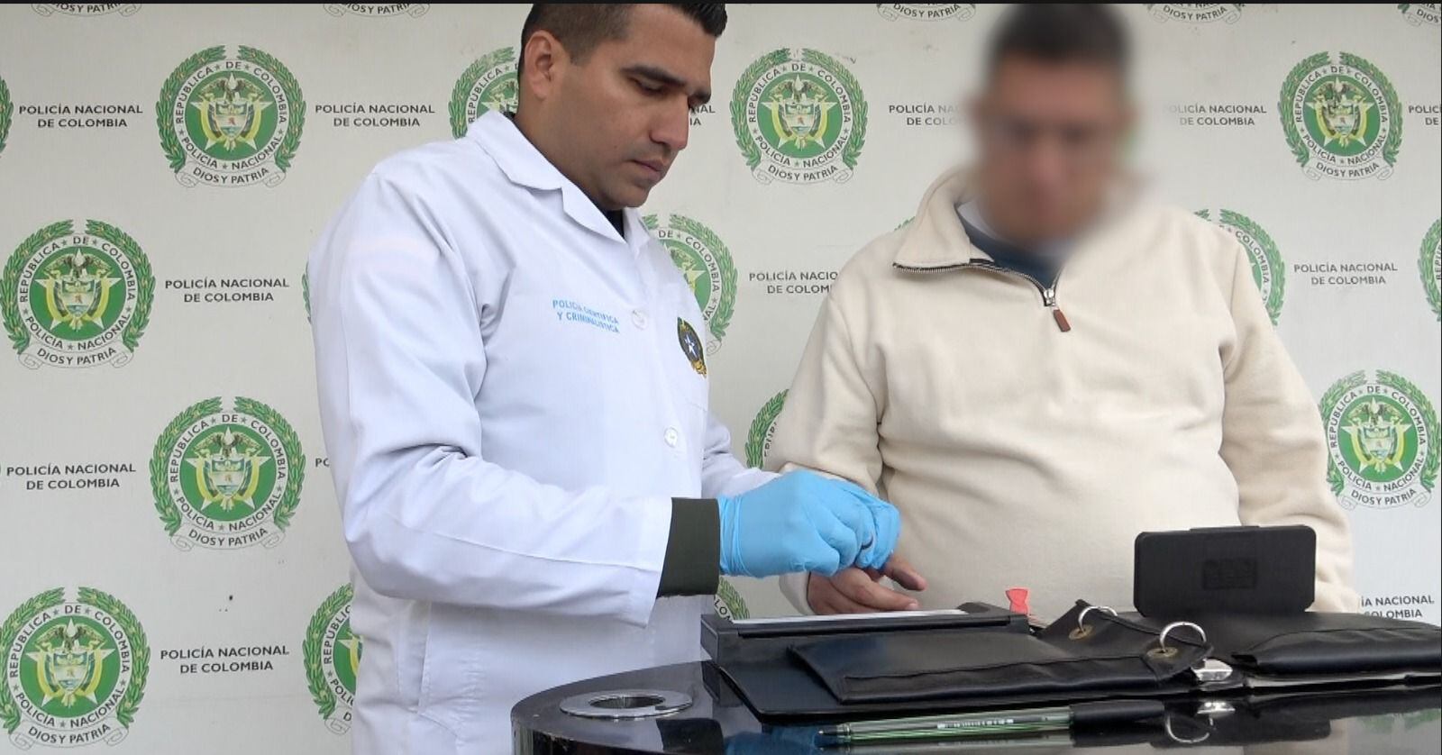 Capturan al ‘El ilusionista’ que se hacía pasar por taxista para robar a pasajeros en el norte de Bogotá con la modalidad de ‘cambiazo’