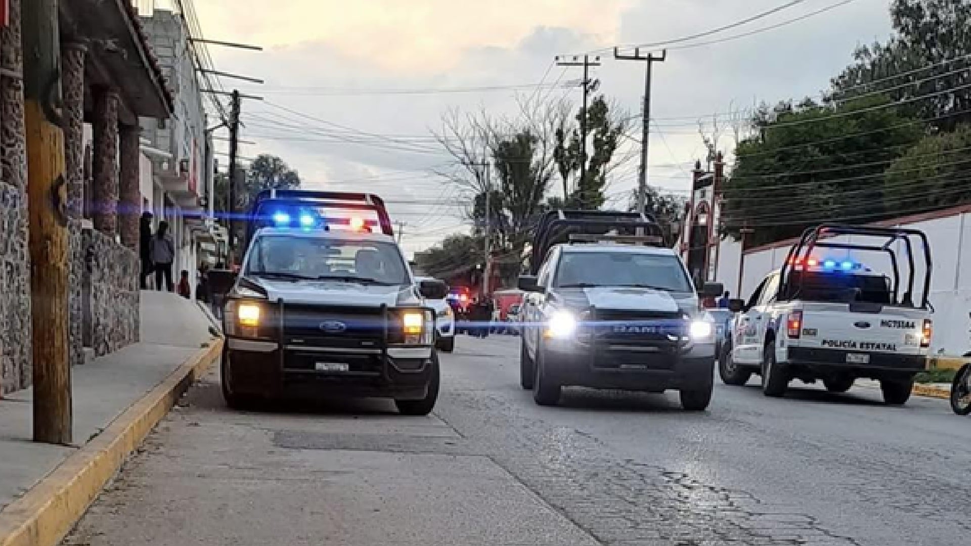 Reportes señalan que los nueve policías fueron detenidos al interior de la presidencia municipal. (especial)