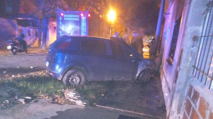 Nuevos ataques incendiarios en Rosario: prendieron fuego cinco autos estacionados en distintos barrios y dejaron amenazas a Pullaro y a Bullrich