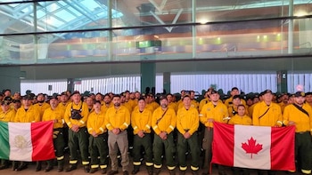 Después de un mes, Gobierno de México repatria a contingente que combatió incendios en Canadá