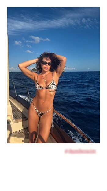 Las postales de Emilia Attias desde Italia