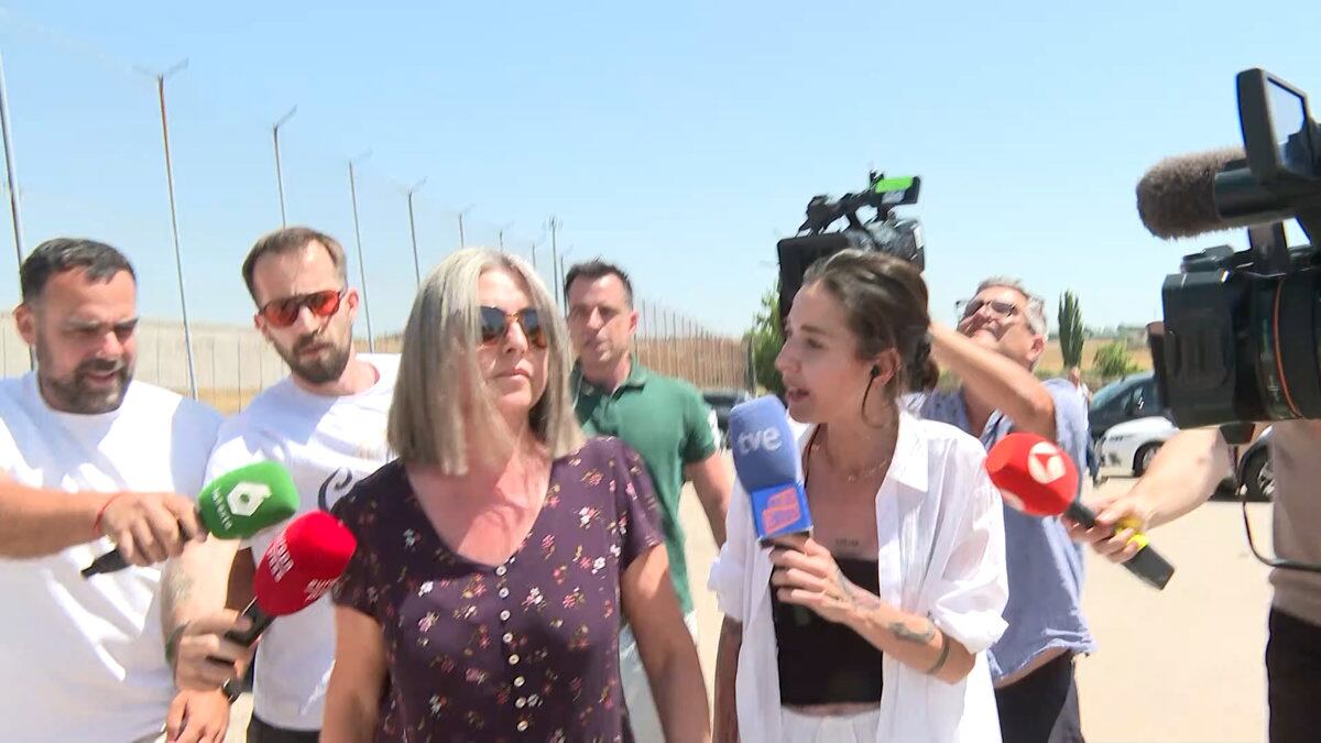 El PP llama a declarar a Paqui, la mujer de Santos Cerdán, en la comisión de investigación del caso Koldo del Senado