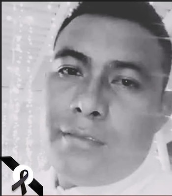 Al frente de su iglesia,