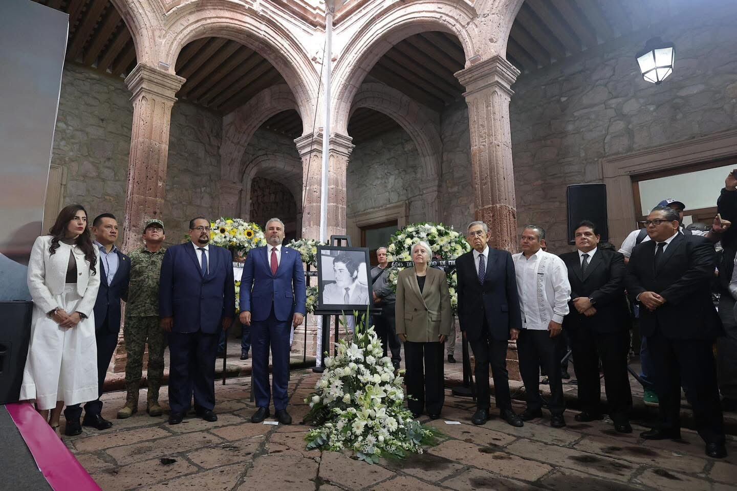 Al evento se dieron cita diversos funcionarios; entre ellos, el gobernador de Michoacán, Alfredo Ramírez Bedolla (de traje azul). (X: @GobMichoacan)