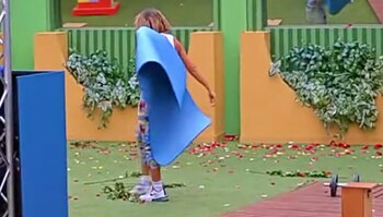 Mane pateó las flores(Foto: Captura