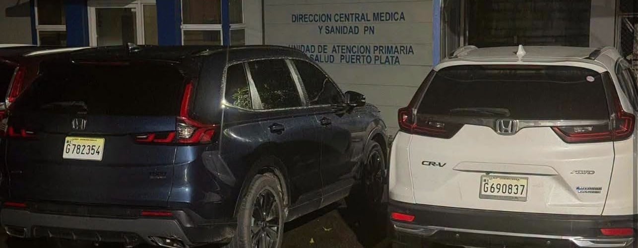 Uwe Kindervater aprovechó un descuido en una estación de combustible de Villa Montellano y salió del automóvil; la pesquisa atribuye el traslado a Alejandra Rojas Saldaña y otro sospechoso prófugo (Foto cortesía Barrio la Unión y la Esperanza los Alcarrizos)