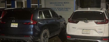 Uwe Kindervater aprovechó un descuido en una estación de combustible de Villa Montellano y salió del automóvil; la pesquisa atribuye el traslado a Alejandra Rojas Saldaña y otro sospechoso prófugo (Foto cortesía Barrio la Unión y la Esperanza los Alcarrizos)
