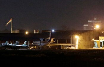 Foto de archivo ilustrativa de un avión aterrizando en el aeropuerto Silvio Pettirossi de Luque.
Nov 12, 2019. REUTERS/Jorge Adorno