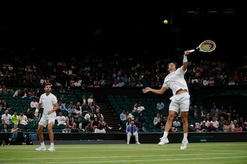 Horacio Zeballos y Marcel Granollers en una escena de la final de 2023 en Wimbledon (Crédito: REUTERS/Paul Childs)